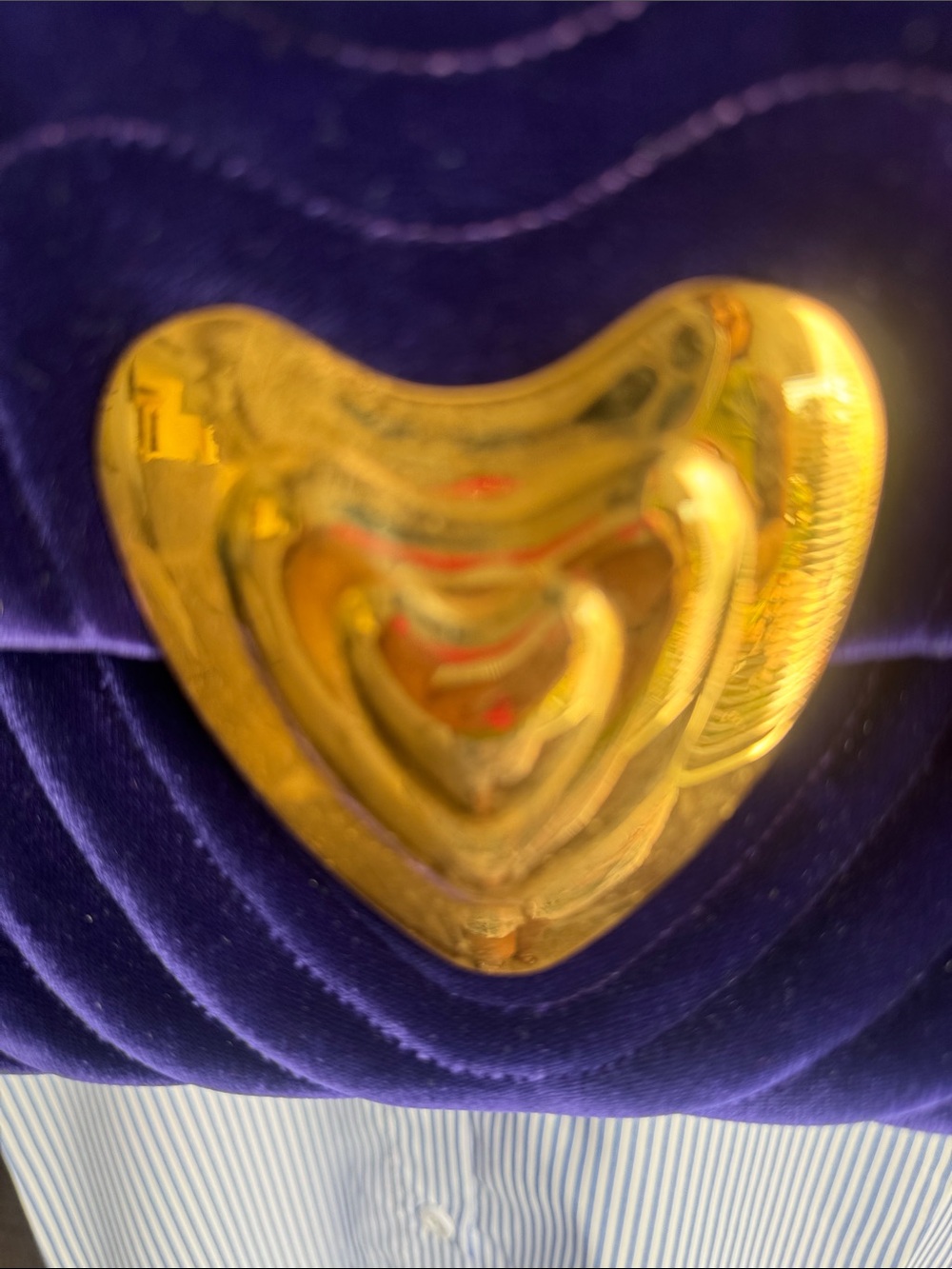 Almost new Escada Luxury Velvet Heart-Accent Shoulder Bag in Deep Purple - Picture 2 of 4